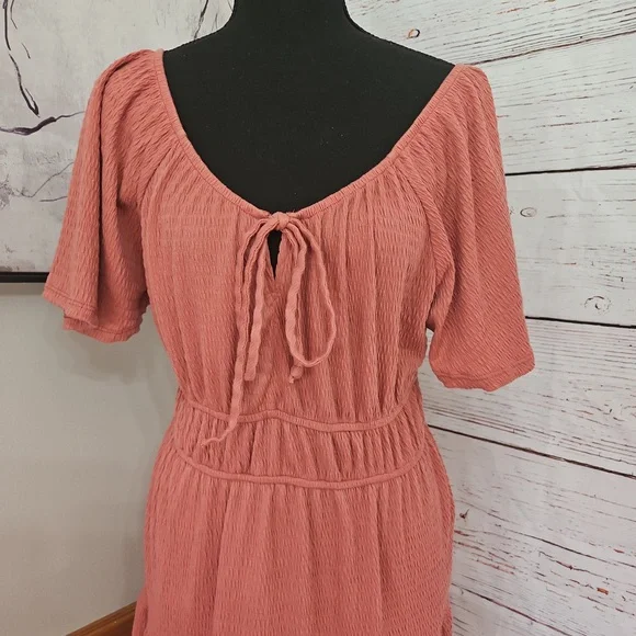 Gilli Dress - Picture 3 of 17